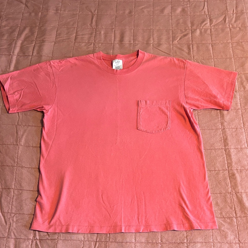 Vintage 90's Men's Coral T-Shirt